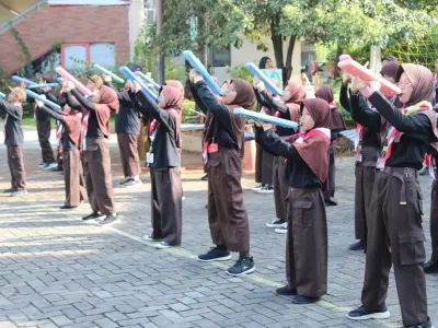 HUT PGRI 16
