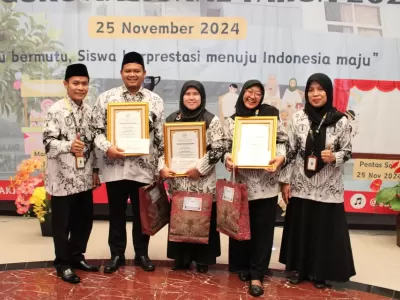 HUT PGRI 44