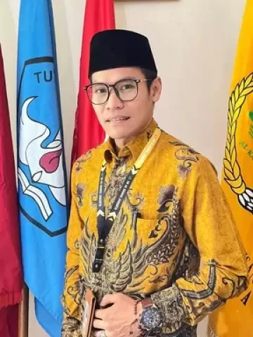 1. Ahmad Fadilah, S.Pd.I., M.Pd