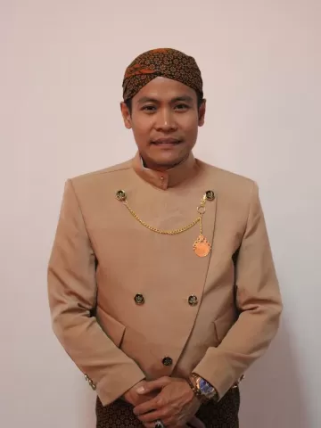 1. Ahmad Fadilah, S.Pd.I., M.Pd